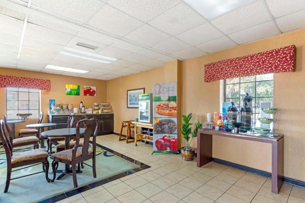 Quality Inn Кордел Экстерьер фото
